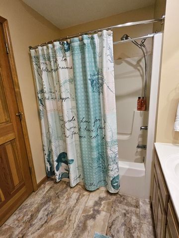 213 Windy Oak Drive, Hebron, IN 46341