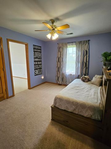 213 Windy Oak Drive, Hebron, IN 46341