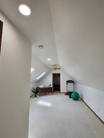 213 Windy Oak Drive, Hebron, IN 46341