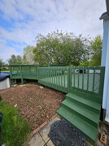 213 Windy Oak Drive, Hebron, IN 46341