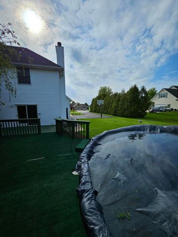 213 Windy Oak Drive, Hebron, IN 46341