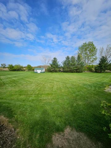 213 Windy Oak Drive, Hebron, IN 46341