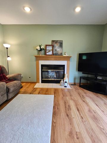213 Windy Oak Drive, Hebron, IN 46341