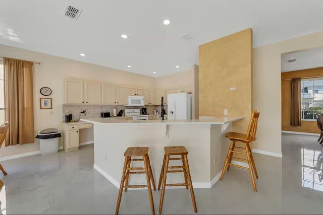 127 N HAMPTON DRIVE, Davenport, FL 33897