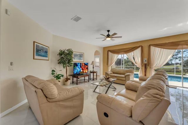 127 N HAMPTON DRIVE, Davenport, FL 33897