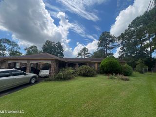 4443 Robinhood Drive, Moss Point, MS 39563