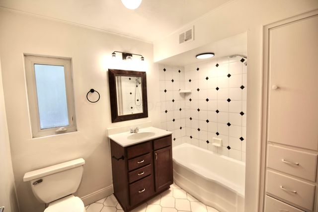 3191 E Broad Street, Columbus, OH 43209