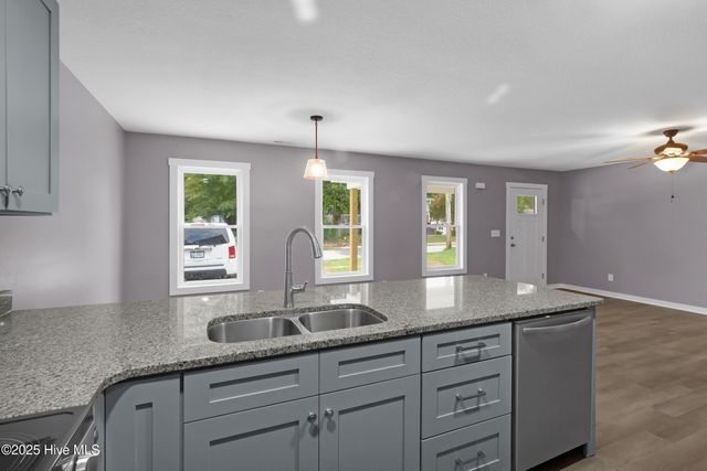 1818 Greensboro Street, New Bern, NC 28560
