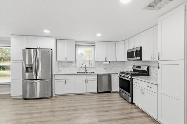 7021 2nd Street, Hitchcock, TX 77563