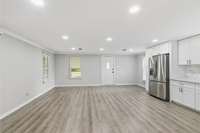 7021 2nd Street, Hitchcock, TX 77563