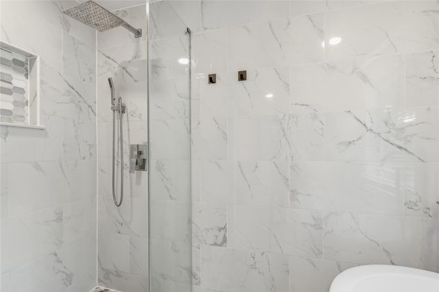 7021 2nd Street, Hitchcock, TX 77563