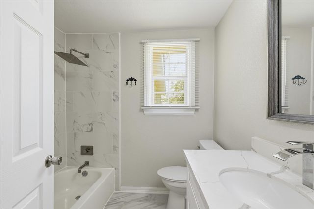 7021 2nd Street, Hitchcock, TX 77563