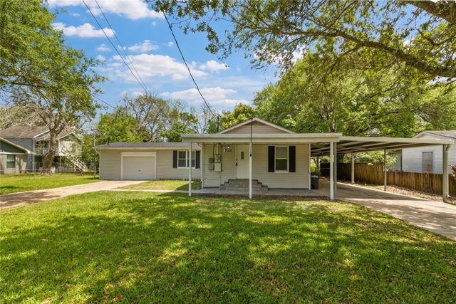 7021 2nd Street, Hitchcock, TX 77563