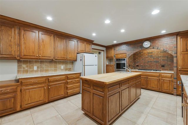 3816 Coachman Road, Edmond, OK 73013