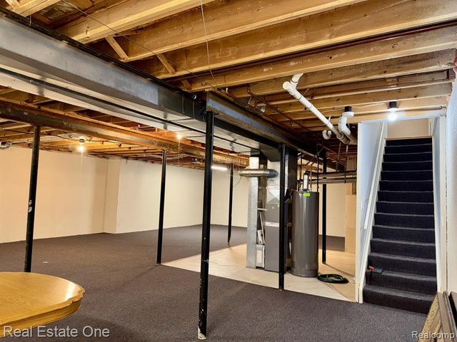 2136 London Bridge Drive, Rochester Hills, MI 48307