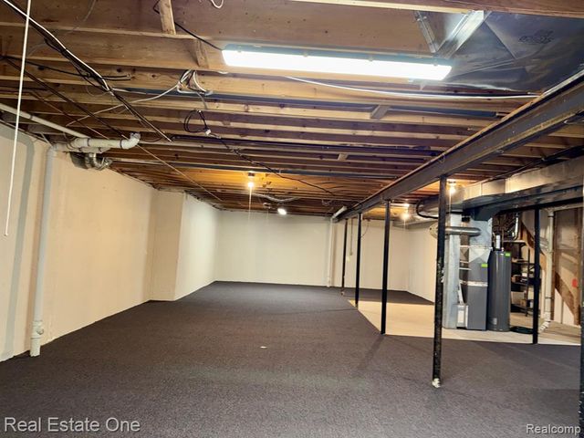 2136 London Bridge Drive, Rochester Hills, MI 48307