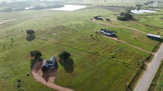 334 Vineyard View Trail, Carmine, TX 78932