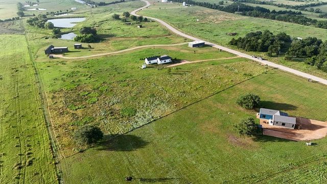 334 Vineyard View Trail, Carmine, TX 78932