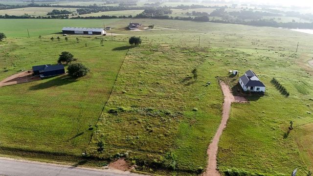 334 Vineyard View Trail, Carmine, TX 78932