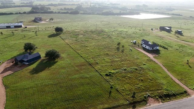 334 Vineyard View Trail, Carmine, TX 78932