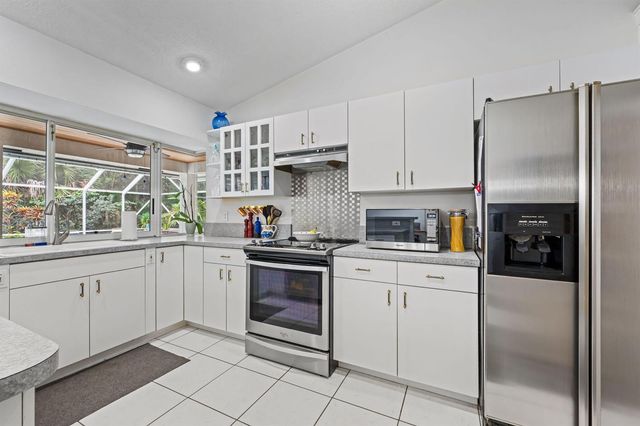15884 North Road, Loxahatchee Groves, FL 33470