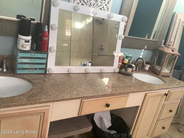 18405 Standwick Dr, Louisville, KY 40245