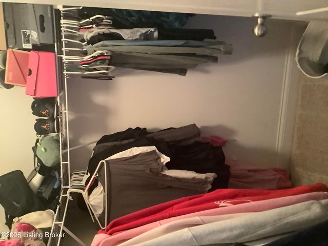 18405 Standwick Dr, Louisville, KY 40245