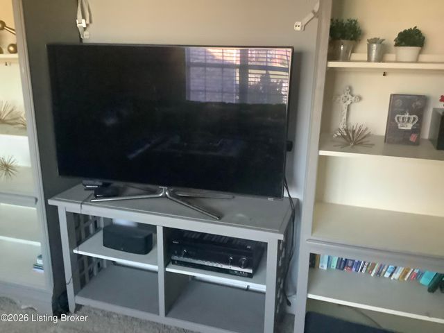 18405 Standwick Dr, Louisville, KY 40245