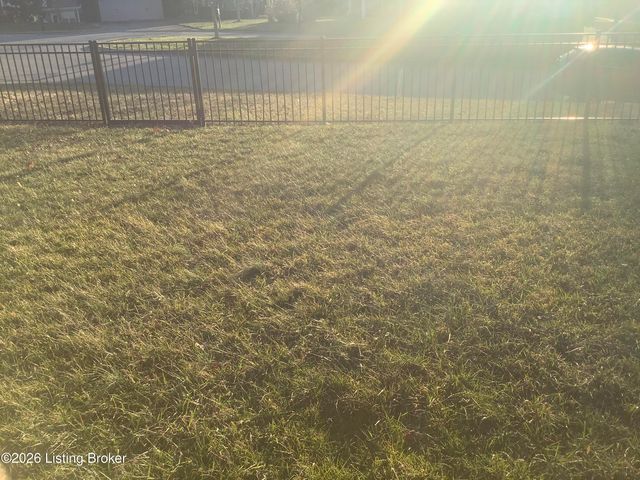 18405 Standwick Dr, Louisville, KY 40245