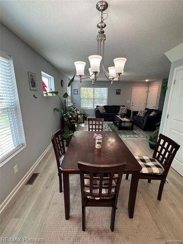 606 Kimball Street, Howell, MI 48855