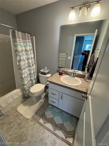 606 Kimball Street, Howell, MI 48855