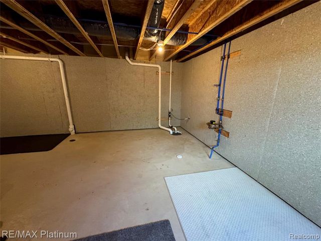 606 Kimball Street, Howell, MI 48855