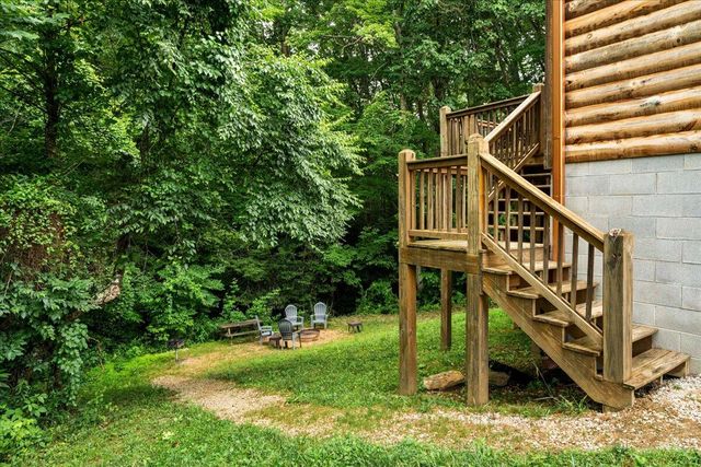 2009 Glencairn Road, Rogers, KY 41365