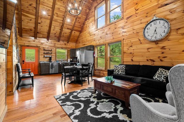 2009 Glencairn Road, Rogers, KY 41365
