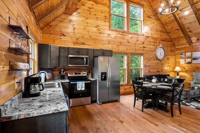 2009 Glencairn Road, Rogers, KY 41365