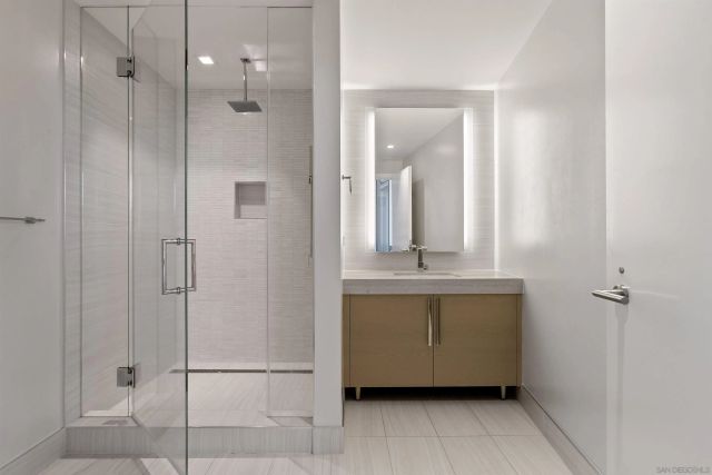 888 W E Street 3304, San Diego, CA 92101