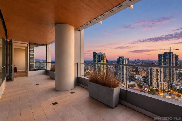 888 W E Street 3304, San Diego, CA 92101