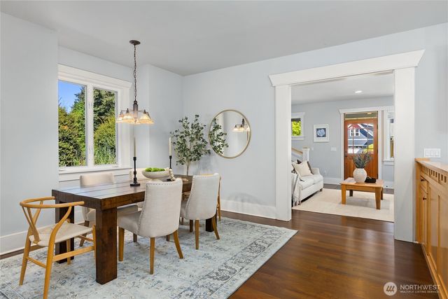 9039 North Town Drive NE, Bainbridge Island, WA 98110