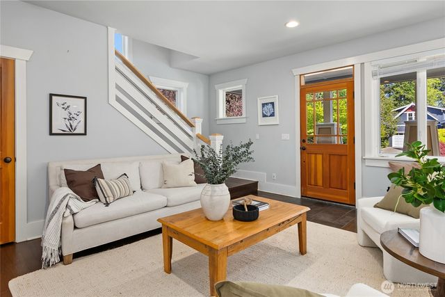 9039 North Town Drive NE, Bainbridge Island, WA 98110