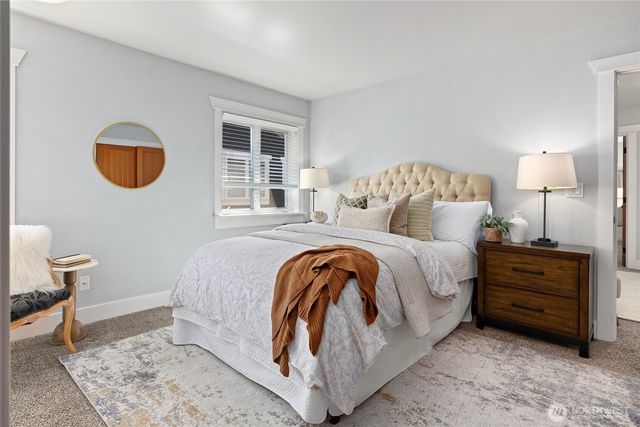 9039 North Town Drive NE, Bainbridge Island, WA 98110
