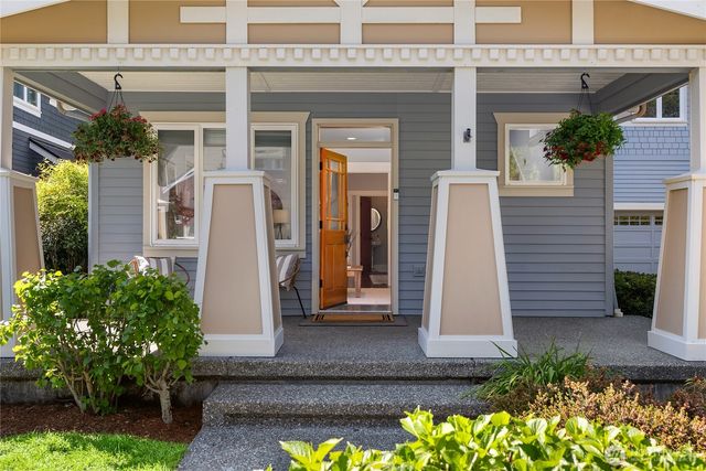 9039 North Town Drive NE, Bainbridge Island, WA 98110