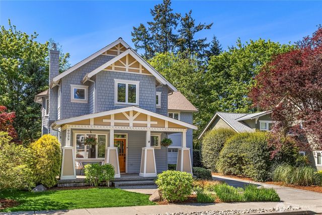9039 North Town Drive NE, Bainbridge Island, WA 98110
