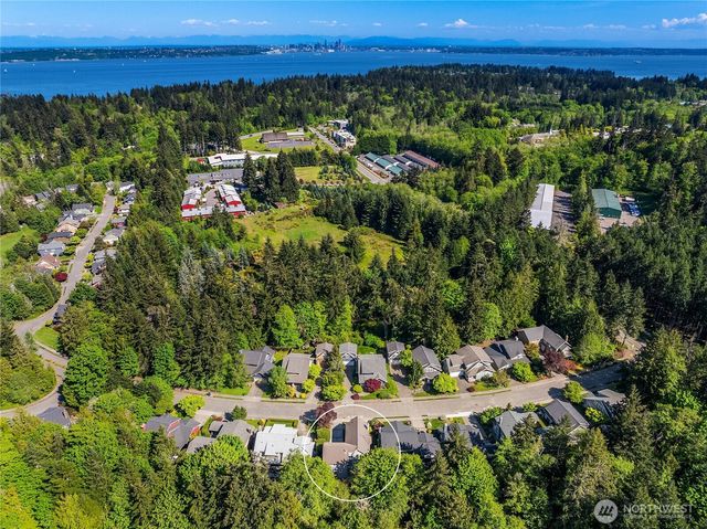 9039 North Town Drive NE, Bainbridge Island, WA 98110