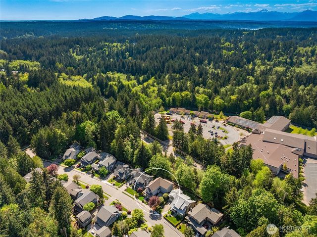 9039 North Town Drive NE, Bainbridge Island, WA 98110