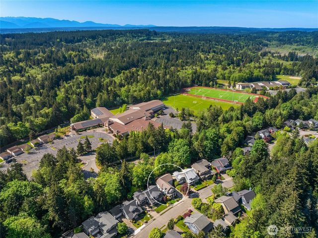 9039 North Town Drive NE, Bainbridge Island, WA 98110
