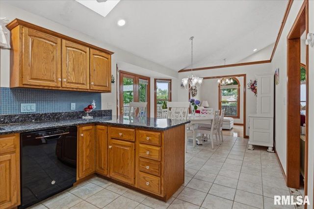 303 BRECKENRIDGE Road, Chatham, IL 62629