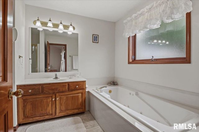 303 BRECKENRIDGE Road, Chatham, IL 62629