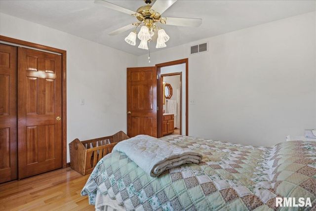303 BRECKENRIDGE Road, Chatham, IL 62629