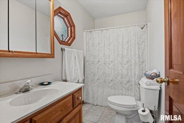 303 BRECKENRIDGE Road, Chatham, IL 62629