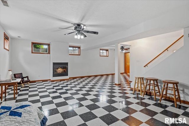 303 BRECKENRIDGE Road, Chatham, IL 62629